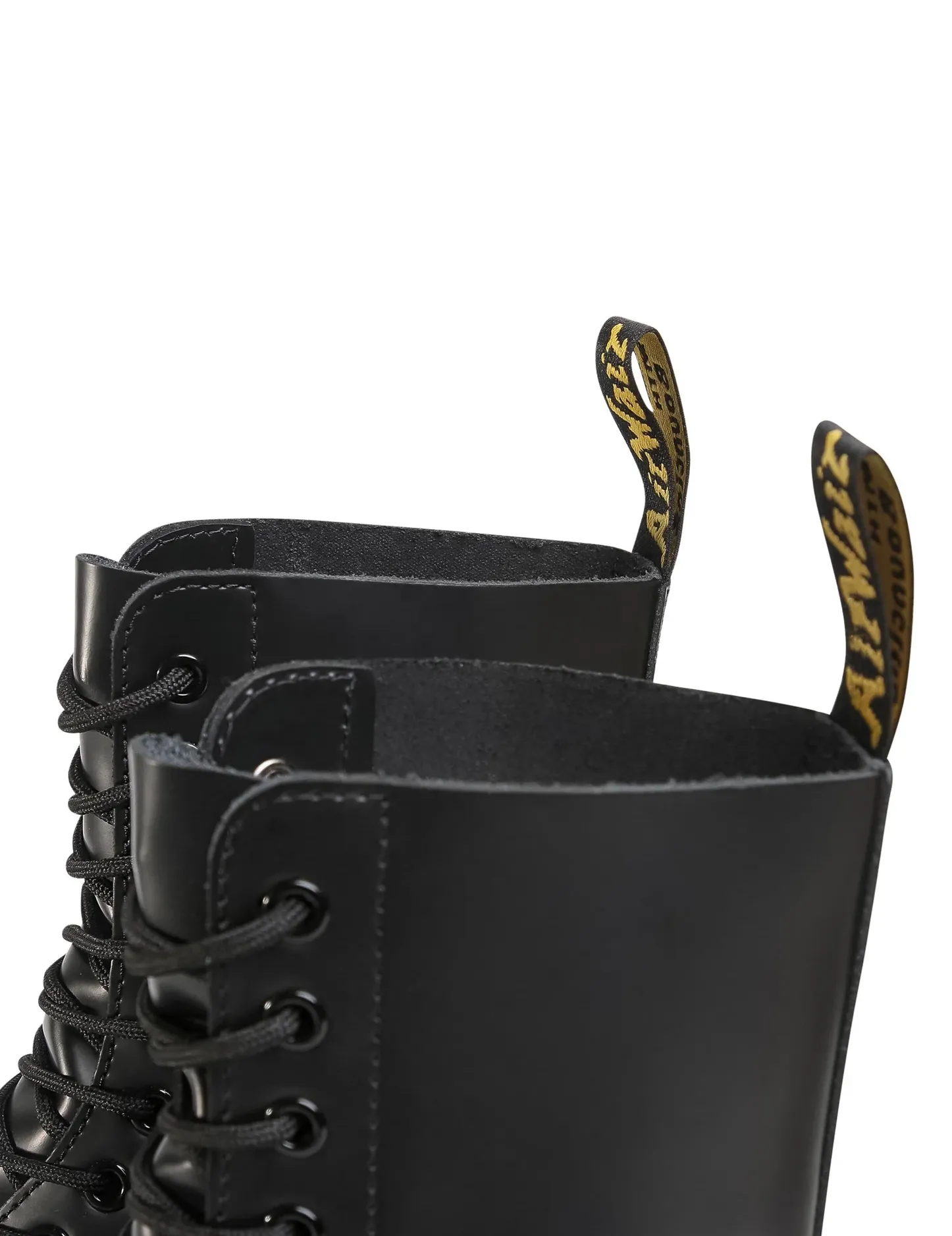 DR. MARTENS 1490 BLACK SMOOTH