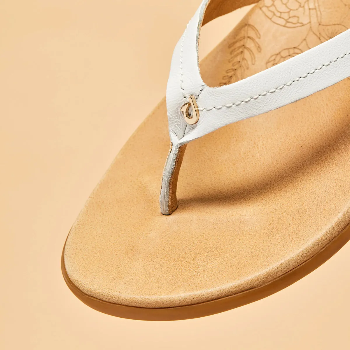 OluKai Women's Honu Leather Beach Sandals